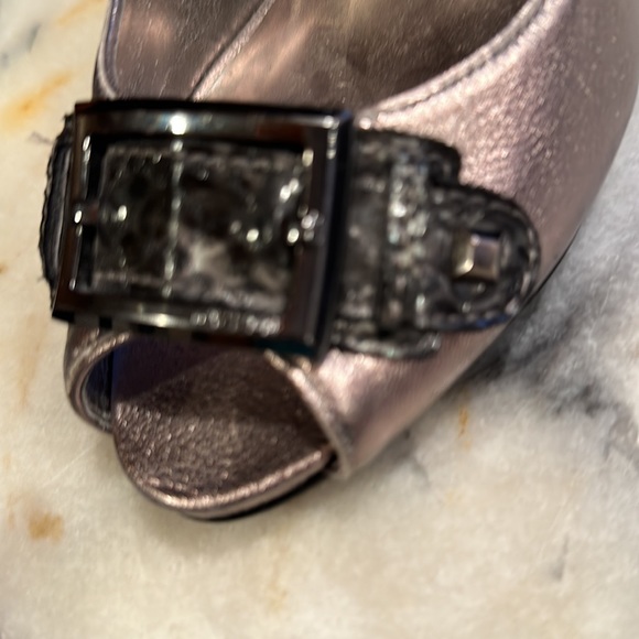 Guess Heels Metallic Champagne Color & Black Animal Print On Heel & Buck… - Picture 9 of 14